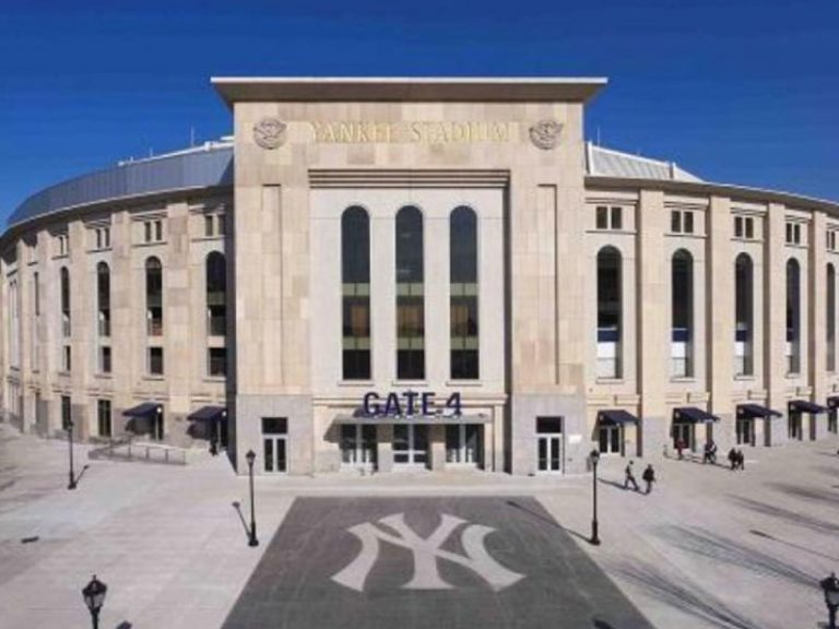 Tour a pie por el bronx - Yankee stadium